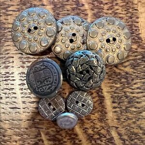 Vintage Style Metal Buttons Set